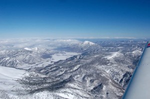 至仏上空9500ft、尾瀬ヶ原と燧ケ岳・尾瀬沼