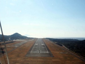 大島空港 RWY21 着陸